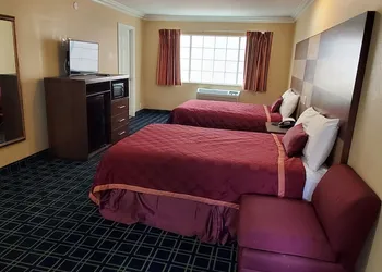 Delmonico Inn & Suites hotel thumbnail 7
