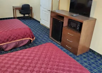 Delmonico Inn & Suites hotel thumbnail 8