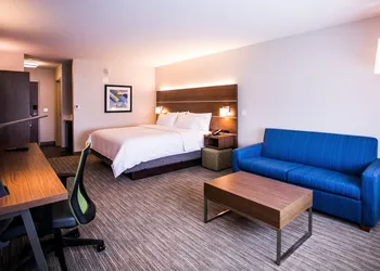 Holiday Inn Express & Suites Rehoboth Beach by IHG hotel thumbnail 3