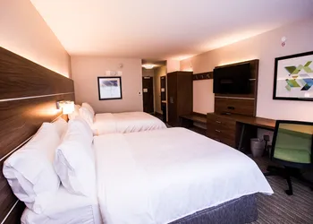 Holiday Inn Express & Suites Rehoboth Beach by IHG hotel thumbnail 4