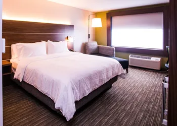 Holiday Inn Express & Suites Rehoboth Beach by IHG hotel thumbnail 6