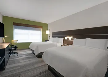 Holiday Inn Express Milwaukee Downtown by IHG hotel thumbnail 3