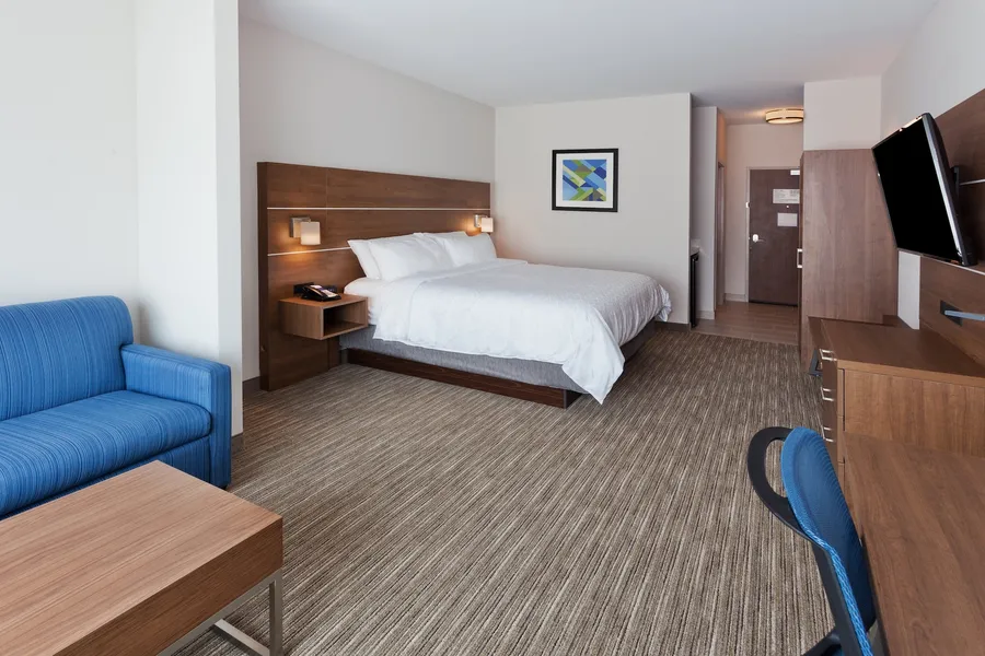 Holiday Inn Express & Suites Fayetteville by IHG hotel detail image 6