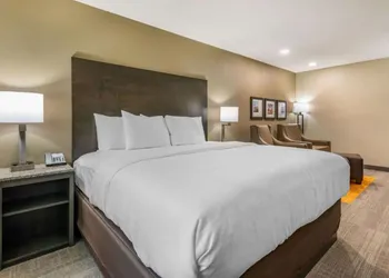 Coral Pointe Sarasota, an Ascend Collection Hotel hotel thumbnail 5