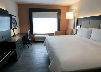 Holiday Inn Express & Suites Jersey City - Holland Tunnel by IHG hotel thumbnail 4