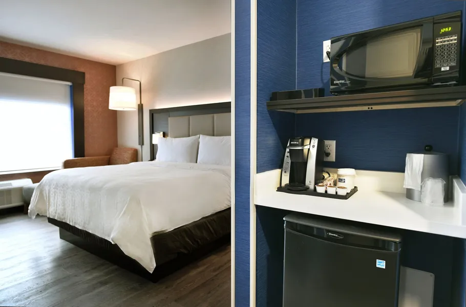 Holiday Inn Express & Suites Jersey City - Holland Tunnel by IHG hotel detail image 6