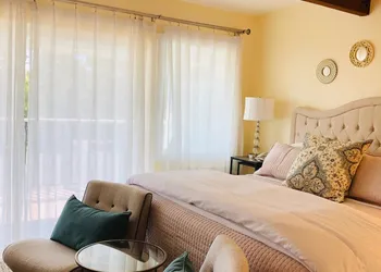 Seafoam Lodge hotel thumbnail 3