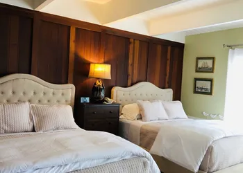 Seafoam Lodge hotel thumbnail 5