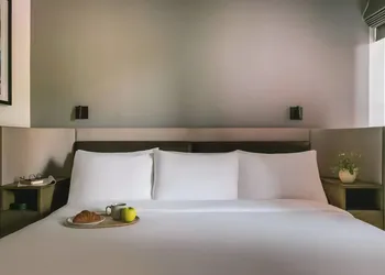 Lark Hotels 907 Main hotel thumbnail 3