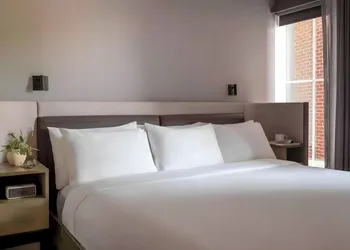Lark Hotels 907 Main hotel thumbnail 4