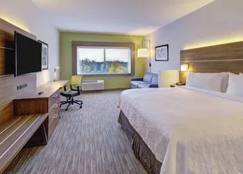 Holiday Inn Express & Suites Charlotte Southwest by IHG hotel thumbnail 3