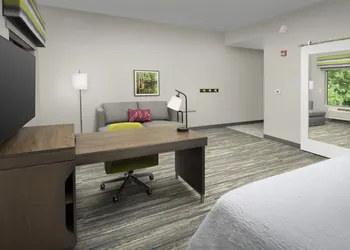 Hampton Inn & Suites Lexington Columbia hotel thumbnail 8