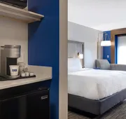 Holiday Inn Express & Suites Grand Rapids South - Wyoming by IHG hotel detail image 7