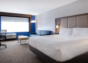 Holiday Inn Express & Suites Grand Rapids South - Wyoming by IHG hotel thumbnail 8