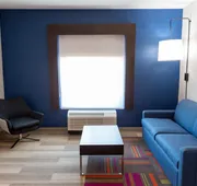 Holiday Inn Express & Suites Kingfisher by IHG hotel detail image 5