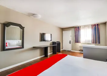 OYO Hotel Elk City OK Route 66 hotel thumbnail 7