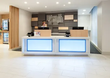 Holiday Inn Express & Suites Murrieta by IHG hotel thumbnail 2