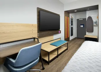 Tru by Hilton Denver Airport Tower Road hotel thumbnail 5