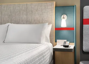 avid hotel Orlando International Airport by IHG hotel thumbnail 5