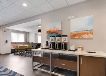 Hampton Inn Niles hotel thumbnail 2