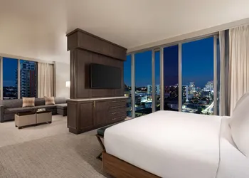Carte Hotel San Diego Downtown, Curio Collection by Hilton hotel thumbnail 6