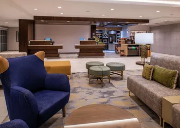 Hilton Garden Inn Kansas City Airport hotel thumbnail 2