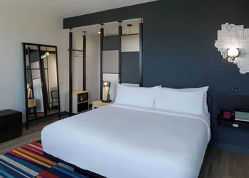 Aloft by Marriott Columbus University District hotel thumbnail 3