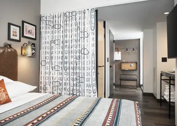 Moxy Louisville Downtown hotel thumbnail 8