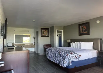 Riverview Inn hotel thumbnail 6
