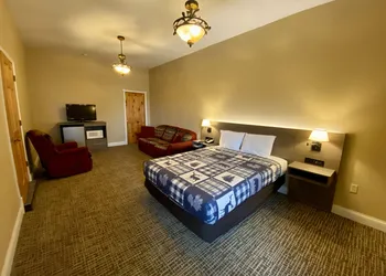 Riverchase Lodge hotel thumbnail 7
