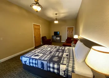 Riverchase Lodge hotel thumbnail 8