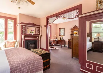Old Stagecoach Inn hotel thumbnail 7