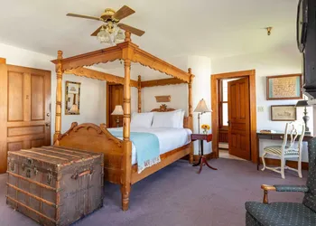 Old Stagecoach Inn hotel thumbnail 8