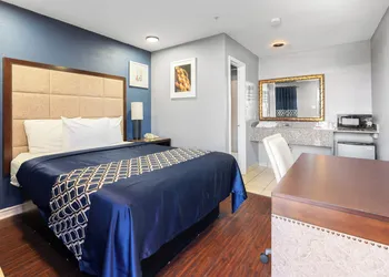 Golden Inn Dallas by Hotel O hotel thumbnail 6