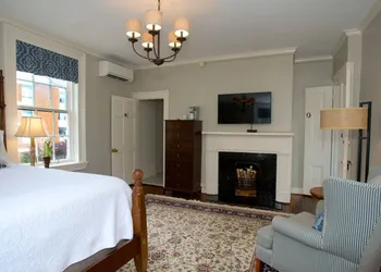 Dinsmore Boutique Inn hotel thumbnail 8