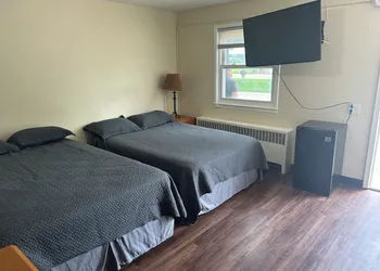 Custom Stay hotel thumbnail 3