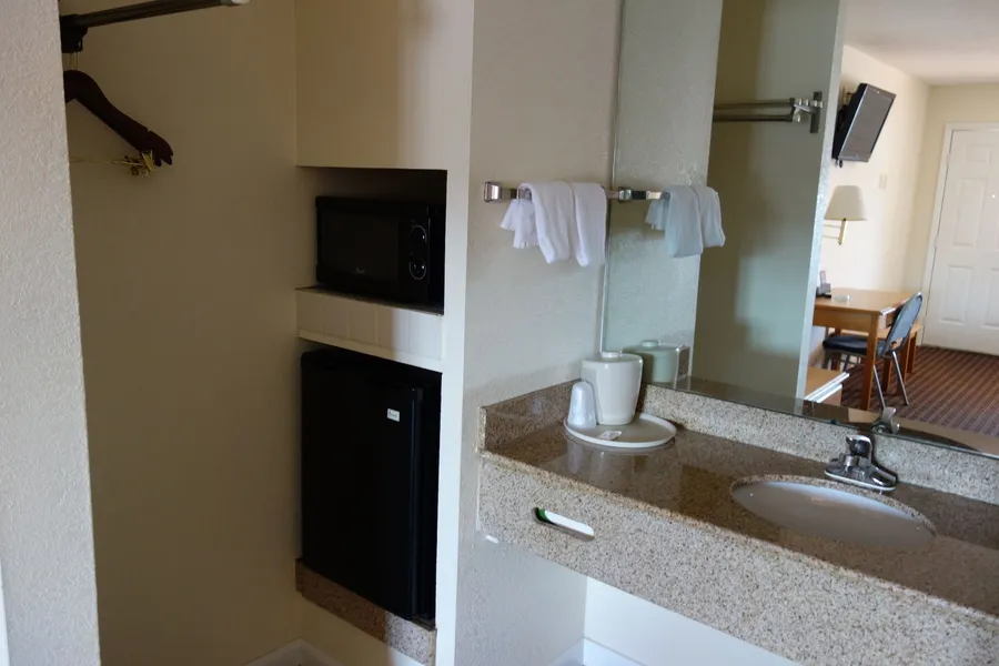 VIP Inn and Suites hotel detail image 6