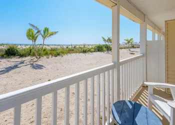 Drifting Sands Oceanfront Hotel hotel thumbnail 5