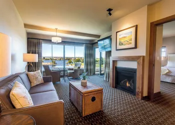 The Lodge at Columbia Point hotel thumbnail 8