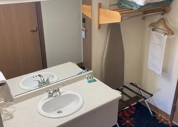 White Pine Lodge hotel thumbnail 8