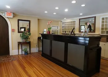 Seven Hills Inn hotel thumbnail 2