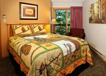 The Pointe Hotel and Suites hotel thumbnail 2