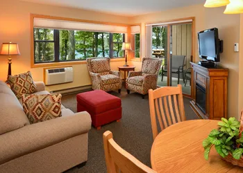 The Pointe Hotel and Suites hotel thumbnail 4