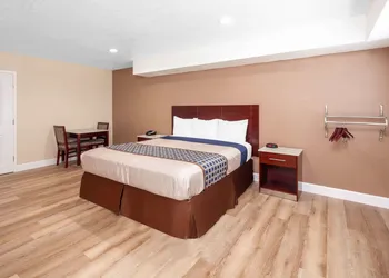 Travelodge by Wyndham Harbor City hotel thumbnail 3