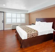 Travelodge by Wyndham Harbor City hotel detail image 5