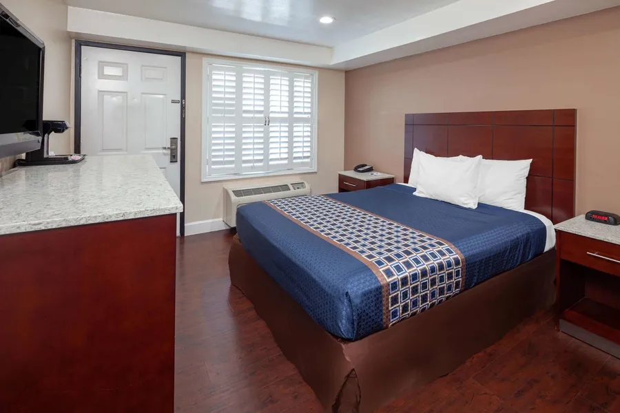 Travelodge by Wyndham Harbor City hotel detail image 6