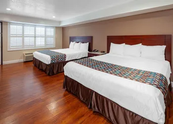 Travelodge by Wyndham Harbor City hotel thumbnail 8