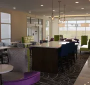 La Quinta Inn & Suites by Wyndham Mobile hotel detail image 3