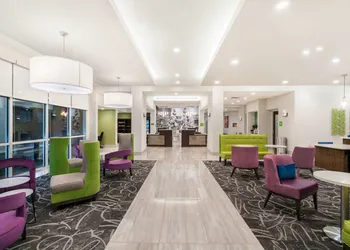 La Quinta Inn & Suites by Wyndham Mobile hotel thumbnail 6