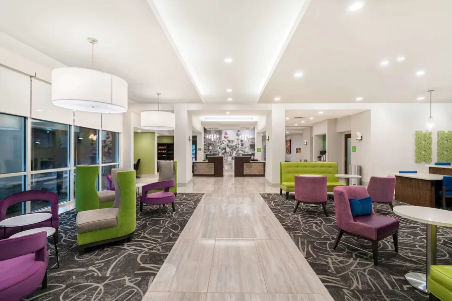 La Quinta Inn & Suites by Wyndham Mobile hotel detail image 6